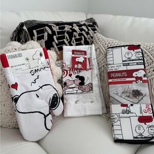 Peanuts Snoopy Valentine Kitchen Set - Black, White, Red